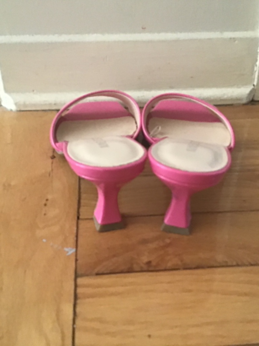 Raspberry pink sandals - Picture 3 of 4